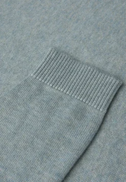 Pull à col en V