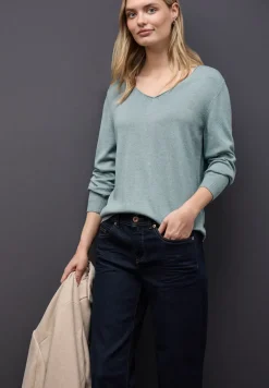 Pull à col en V