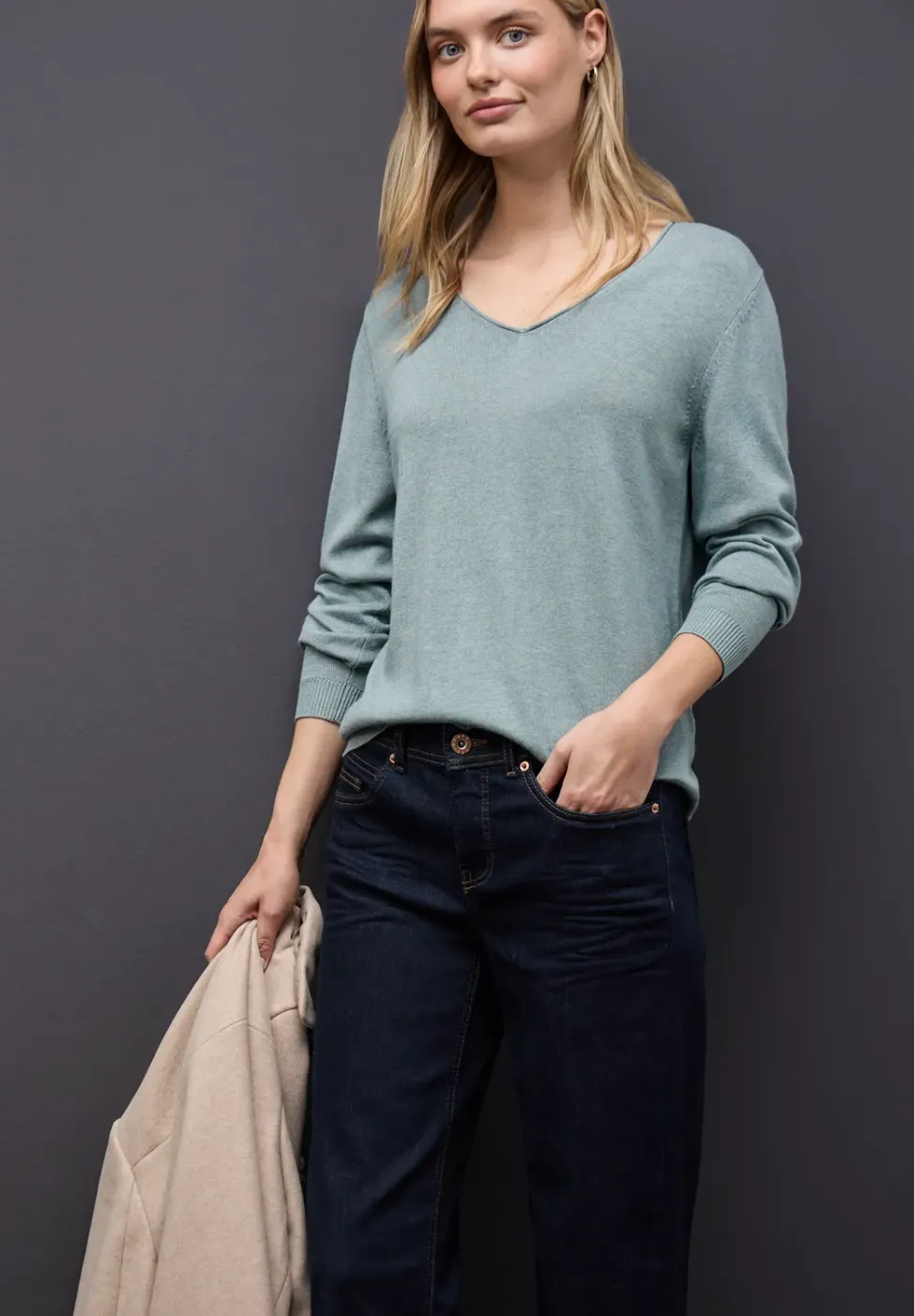 Pull à col en V