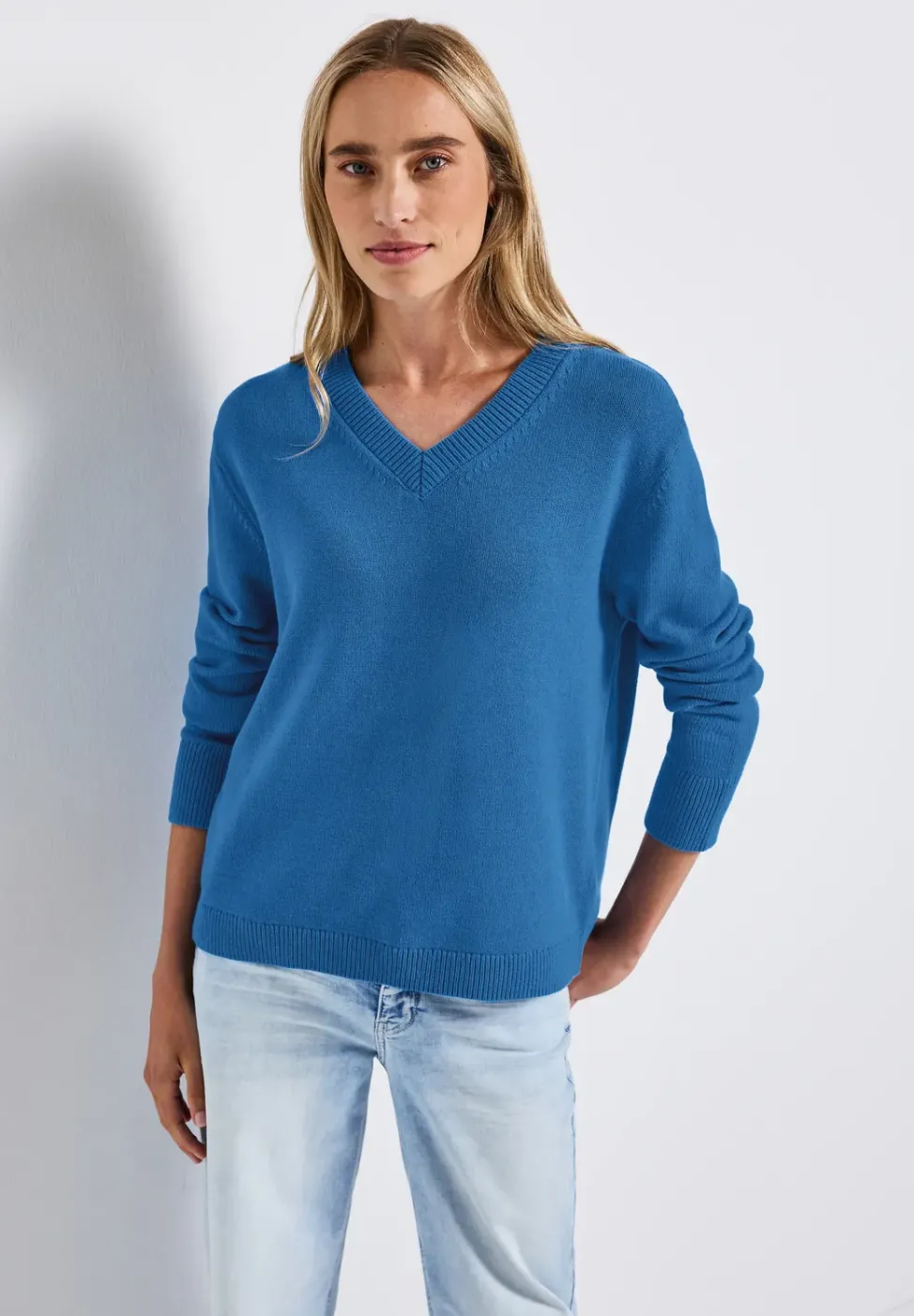 Pull à col en V