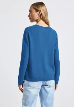 Pull à col en V