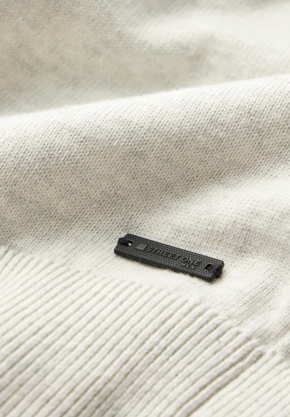 Pull à col roulé basique