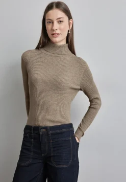 Pull à col roulé basique