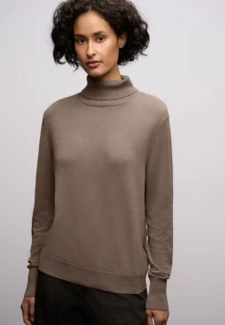 Pull à col roulé basique