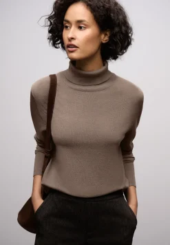 Pull à col roulé basique
