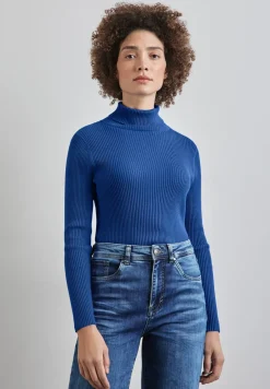 Pull à col roulé basique