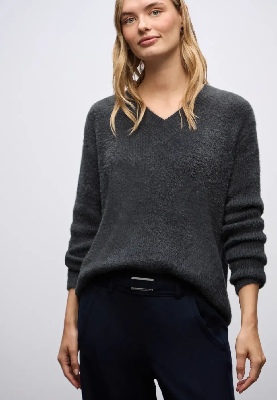 Pull douillet à col en V