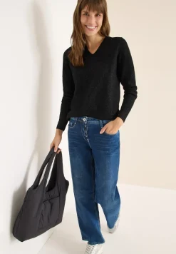 Pull douillet à col en V