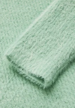 Pull en fil de plume