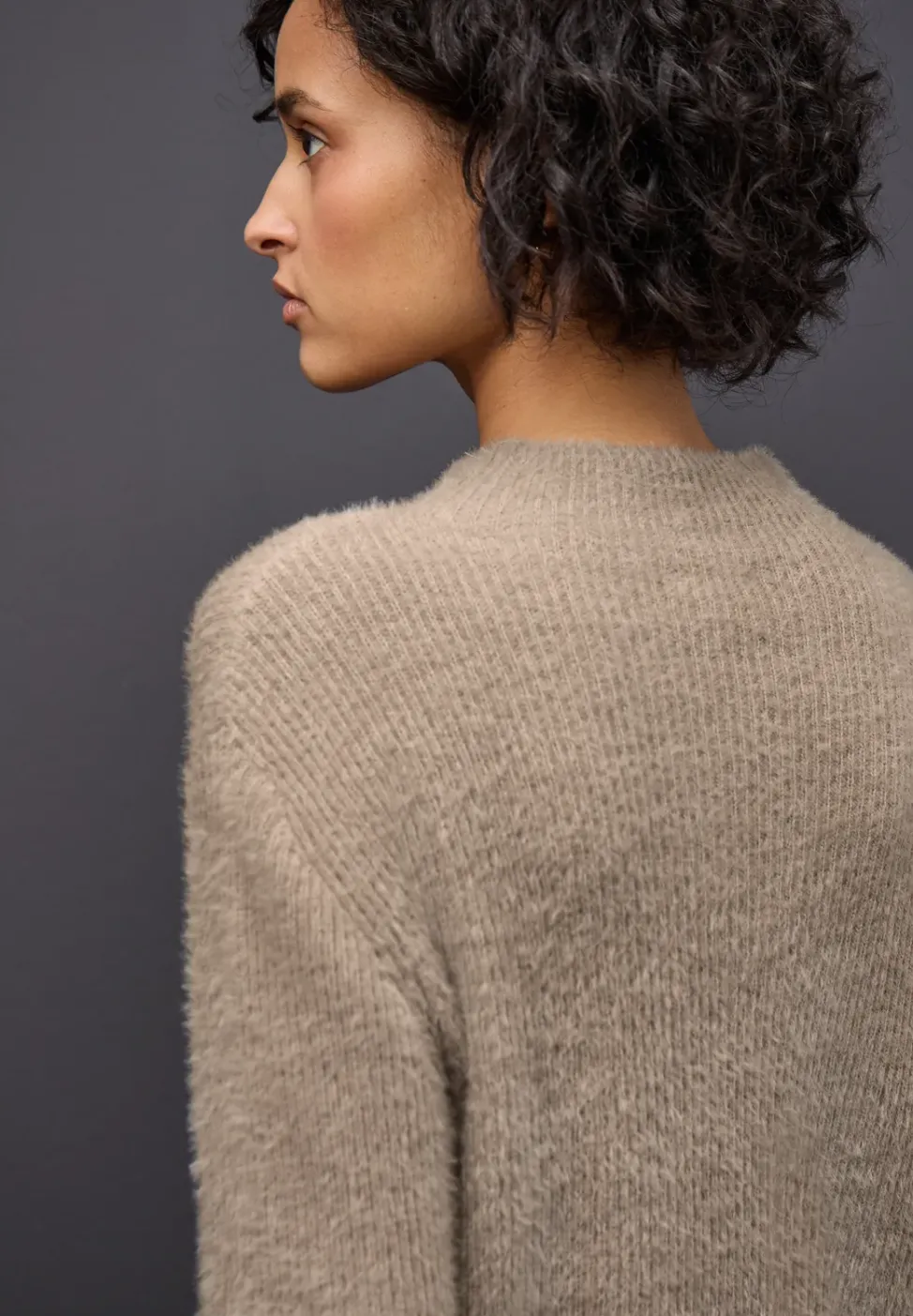 Pull en fil de plume