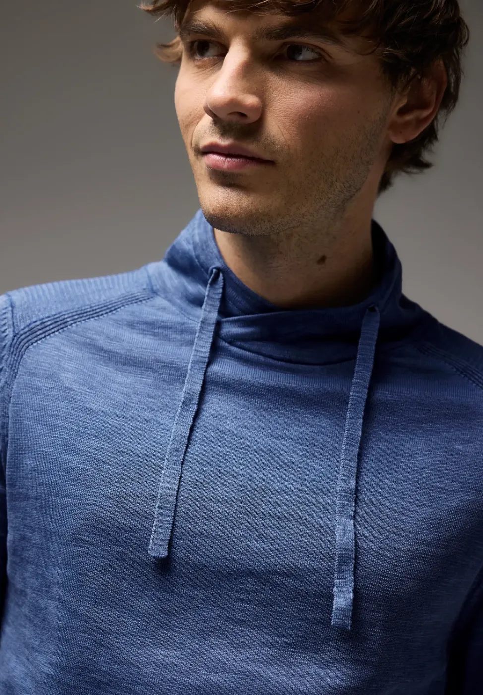 Pull à l'aspect délavé