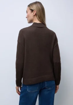 Pull à motif tricoté