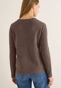 Pull-over avec détails structurés