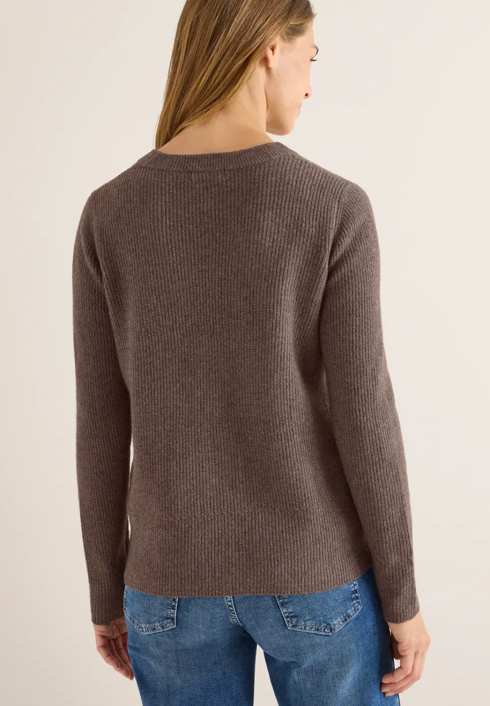 Pull-over avec détails structurés