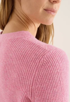 Pull-over avec détails structurés
