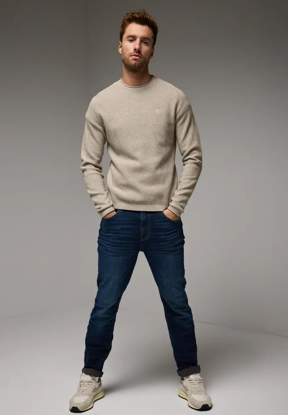 Pull-over à la structure fine