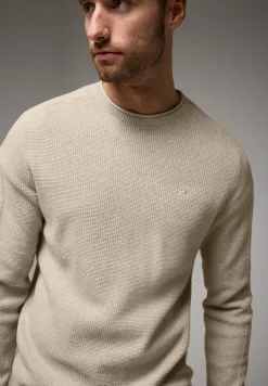 Pull-over à la structure fine