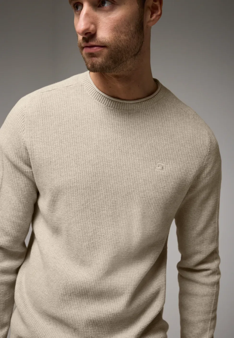 Pull-over à la structure fine