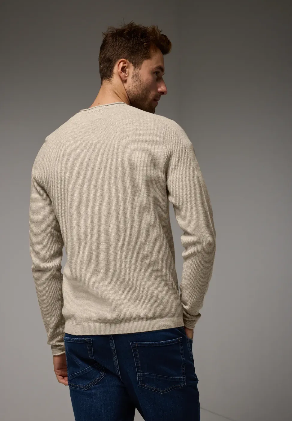 Pull-over à la structure fine