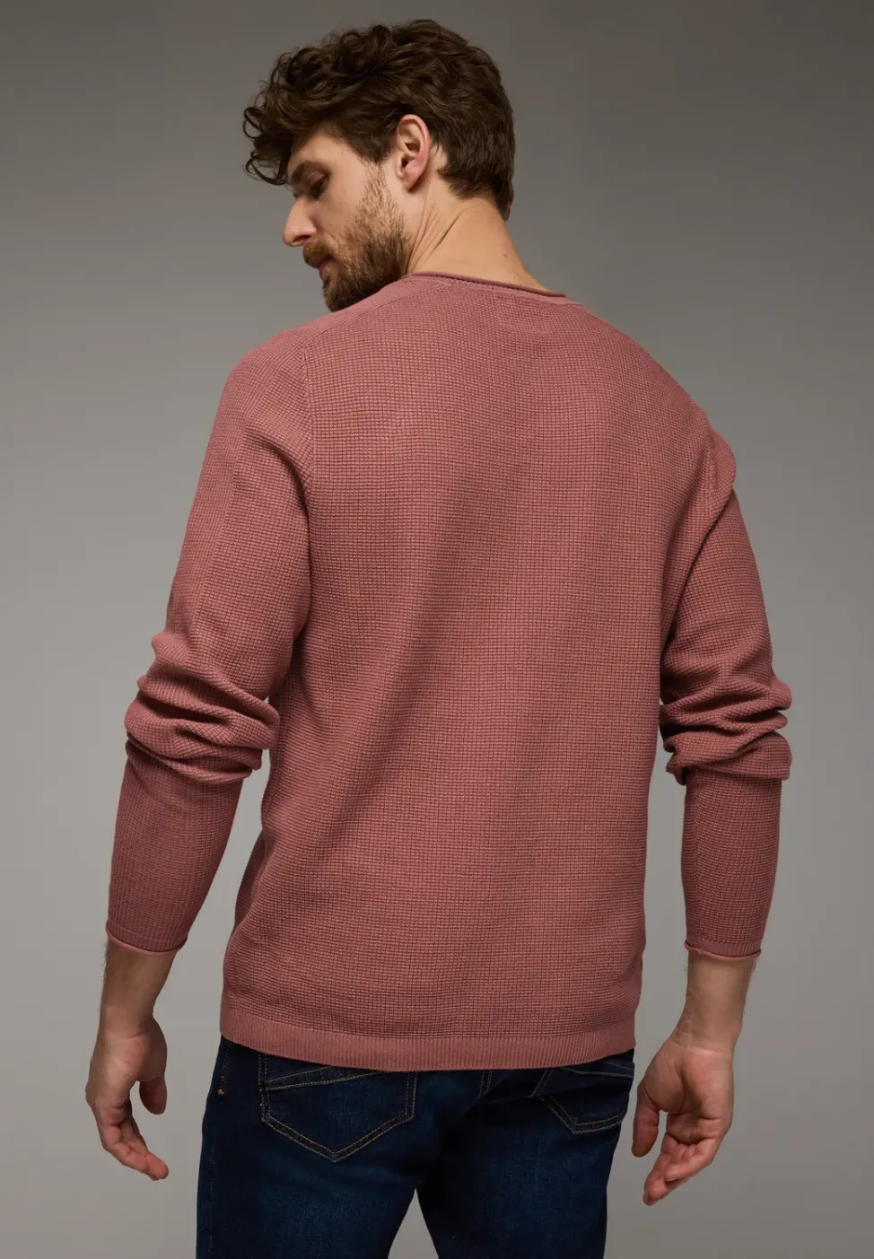 Pull-over à la structure fine