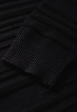 Pull à rayures structurées