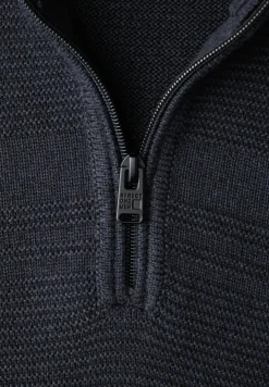 Pull à rayures structurées