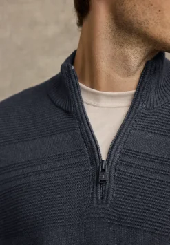 Pull à rayures structurées