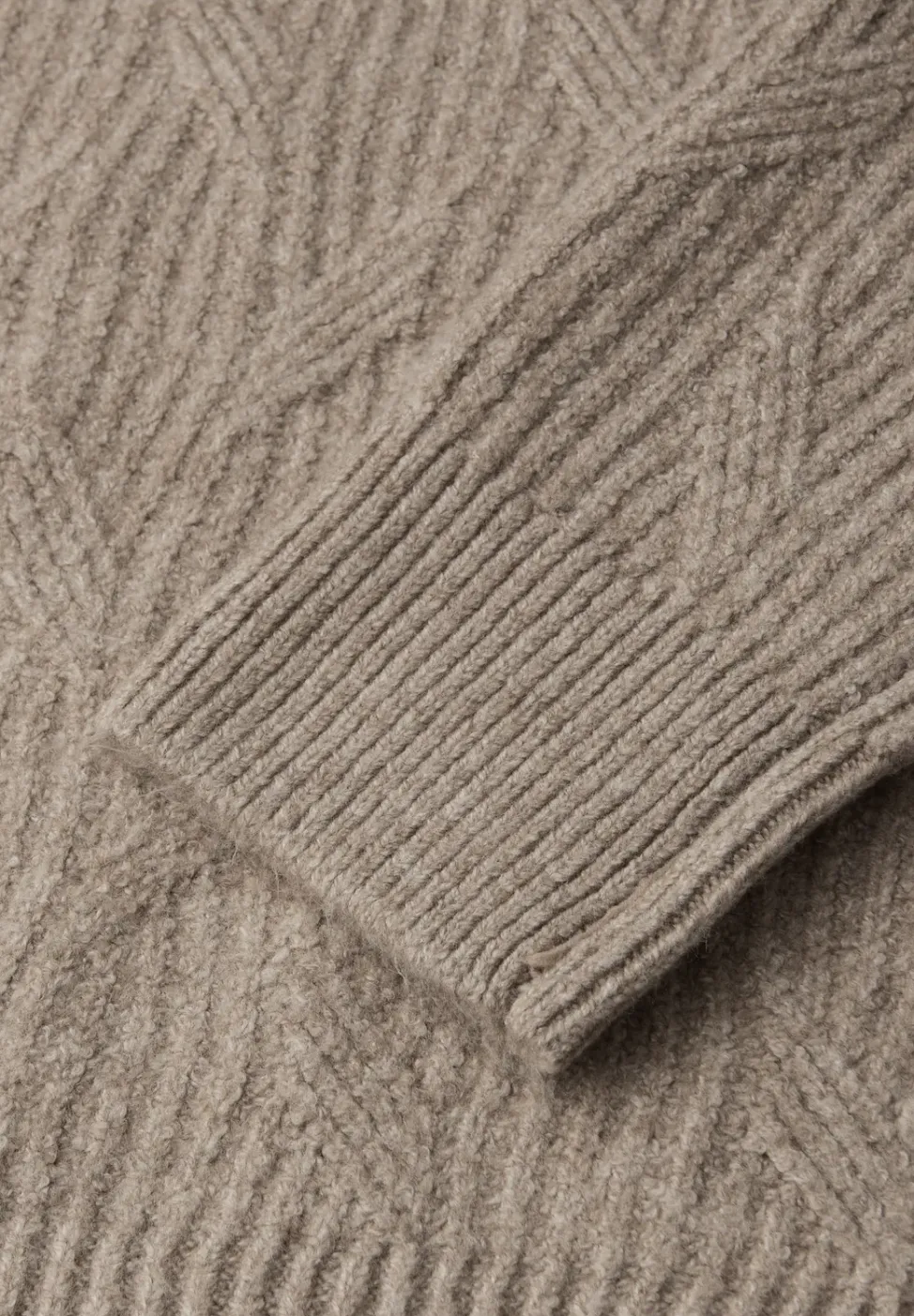 Pull structuré douillet