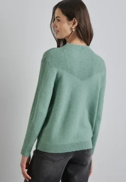 Pull à structure mixte