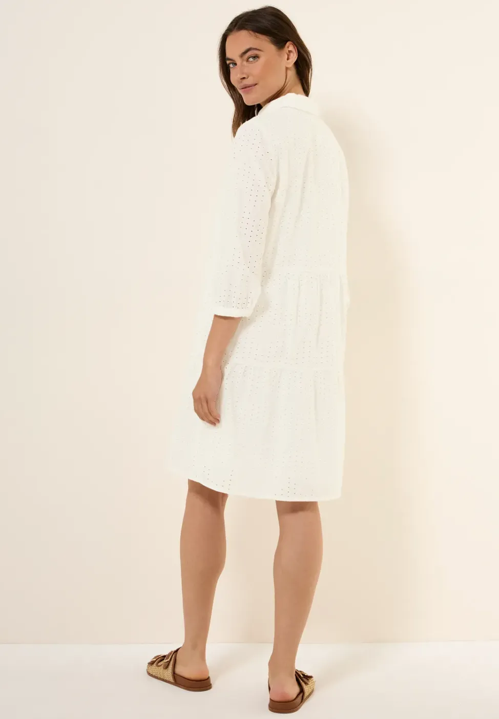 Robe avec broderie ajourée