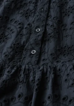 Robe avec broderie bouclée