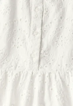 Robe avec broderie bouclée