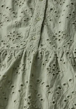 Robe avec broderie bouclée