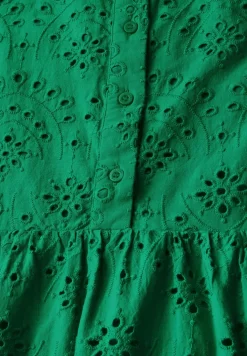 Robe avec broderie bouclée