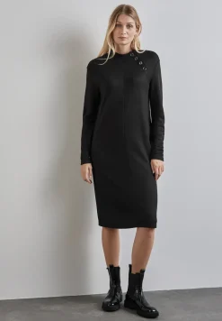 Robe avec détail de boutons