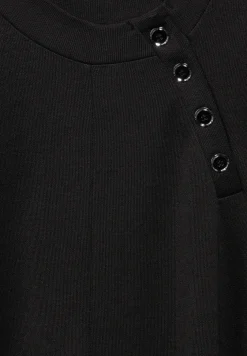 Robe avec détail de boutons
