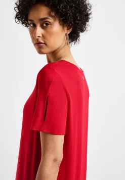 Robe avec détail de fente