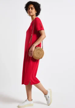 Robe avec détail de fente