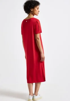 Robe avec détail de fente