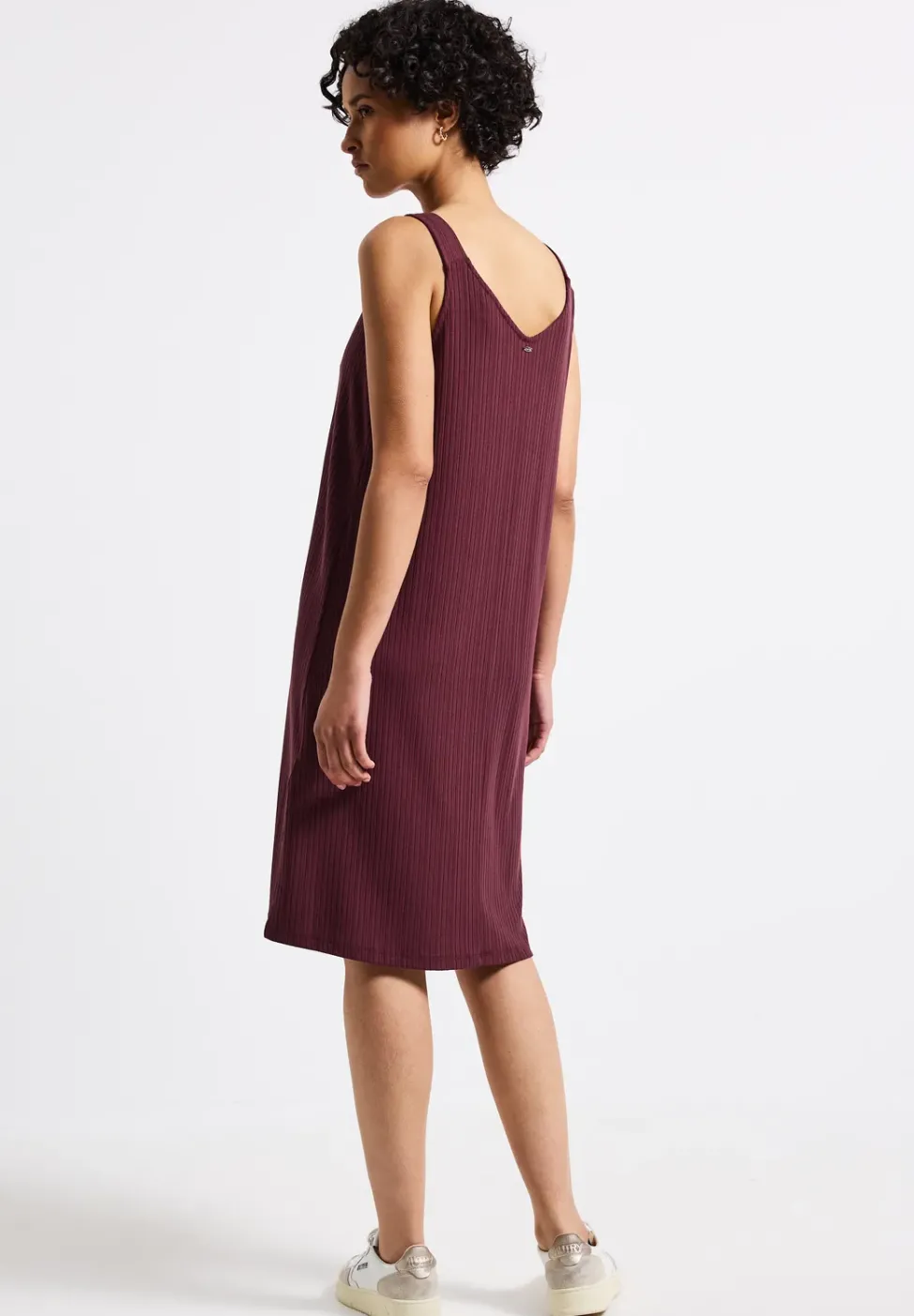 Robe à bretelles en couleur unie