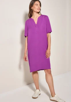 Robe à col fendu