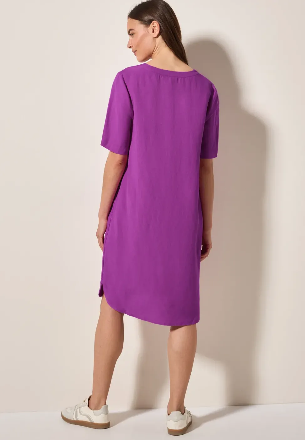 Robe à col fendu