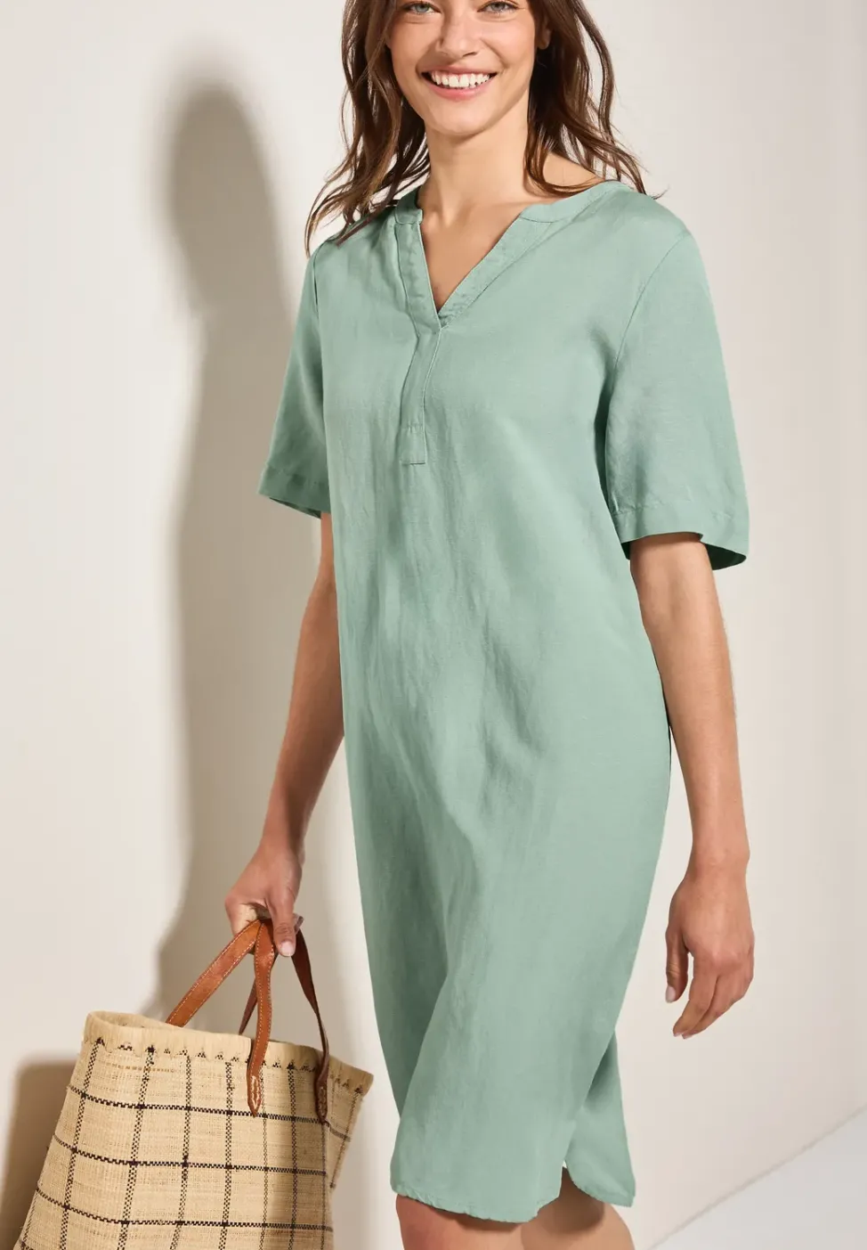 Robe à col fendu