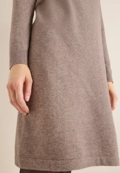 Robe douillette à col roulé