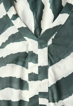 Robe en coton à motifs