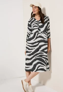 Robe en coton à motifs
