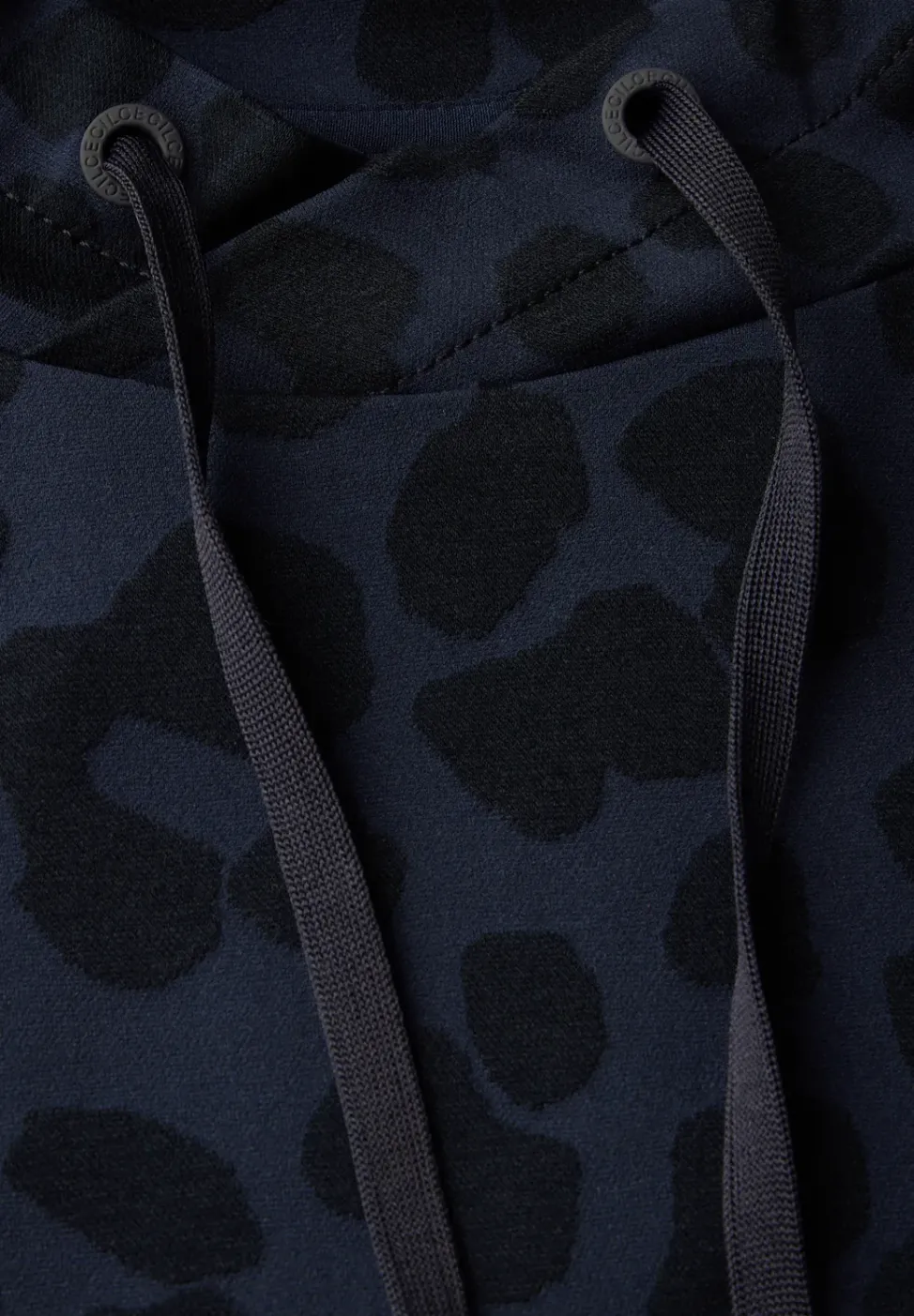 Robe en jacquard léopard