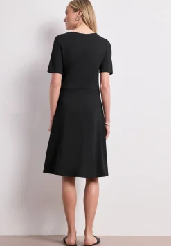 Robe en jersey à manches courtes