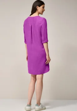 Robe en lin à col en V