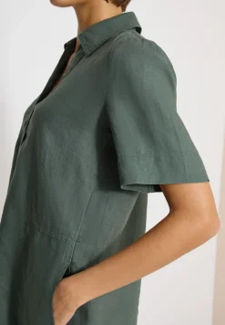 Robe en lin jusqu'au genou